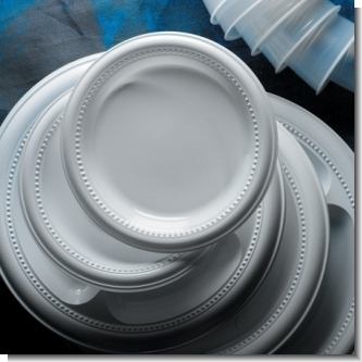Read full article DISPOSABLE PLASTIC PLATES 6 BRAND FESTIVAL PACK OF 12 UNITS