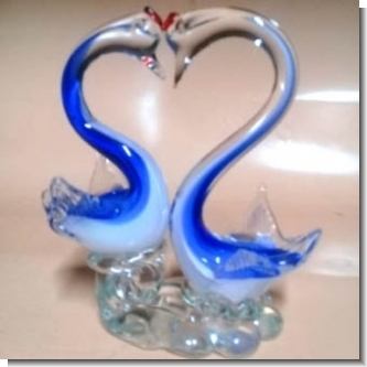 Read full article CRYSTAL FIGURE OF TWO SWANS 17 CENTIMETERS